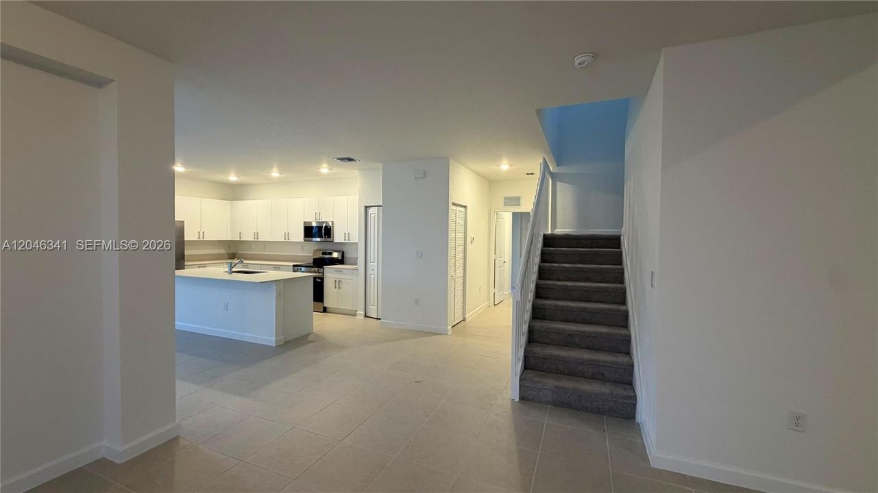 В аренду: $4,700 (5 спален, 3 ванн, 3105 Квадратных фут)