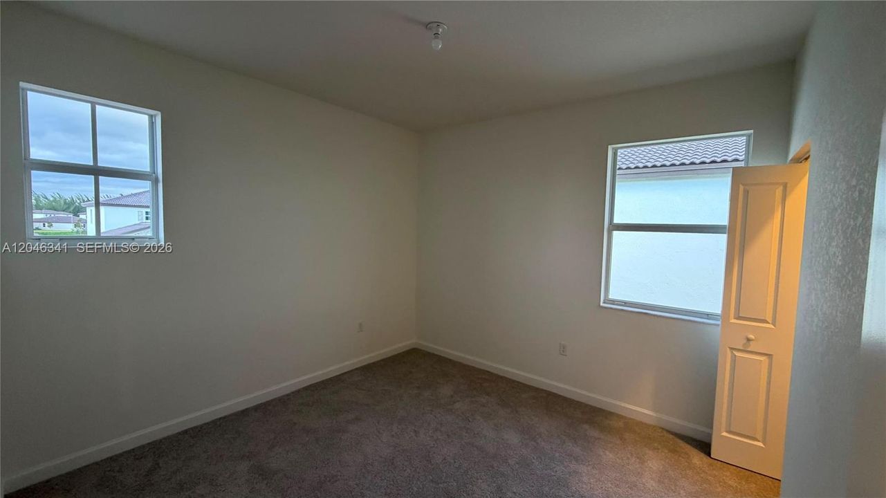В аренду: $4,700 (5 спален, 3 ванн, 3105 Квадратных фут)