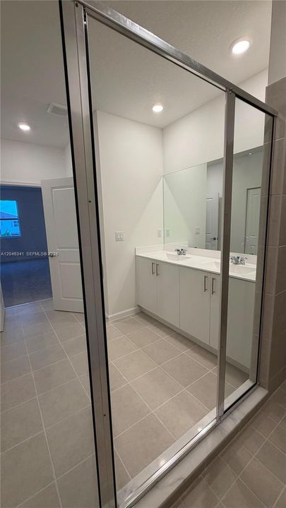 В аренду: $4,700 (5 спален, 3 ванн, 3105 Квадратных фут)