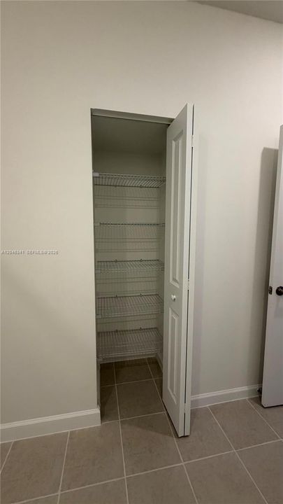 В аренду: $4,700 (5 спален, 3 ванн, 3105 Квадратных фут)