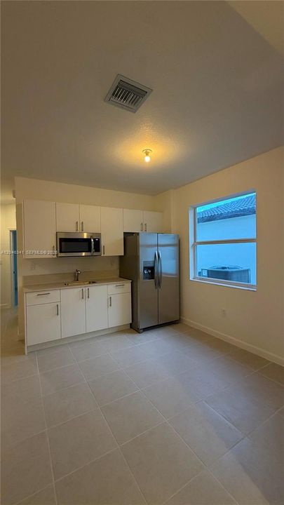 В аренду: $4,700 (5 спален, 3 ванн, 3105 Квадратных фут)