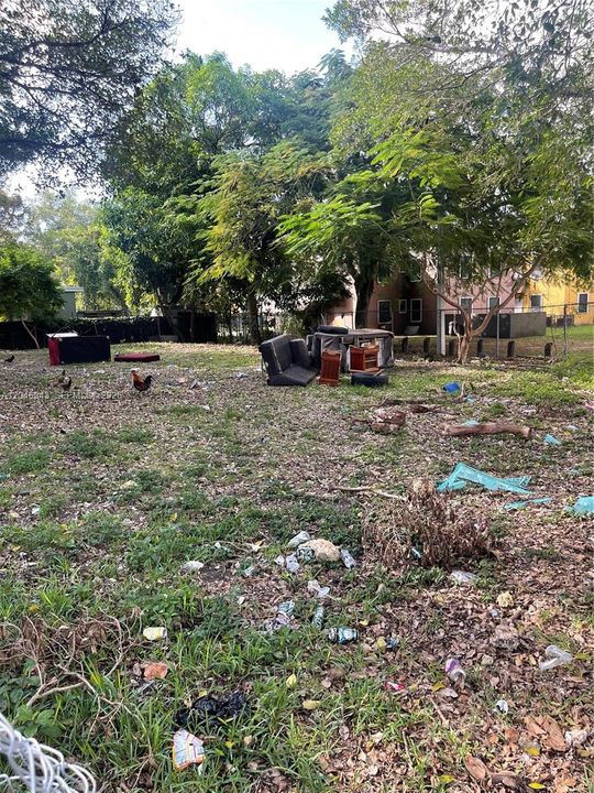 На продажу: $255,000 (0.11 acres)