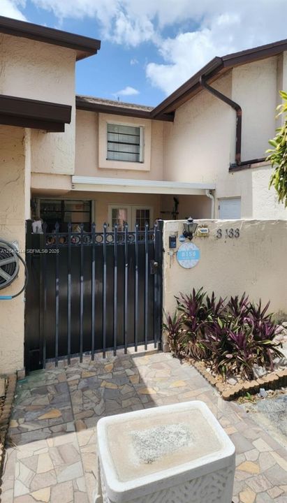 En Venta: $324,000 (3 camas, 2 baños, 0 Pies cuadrados)