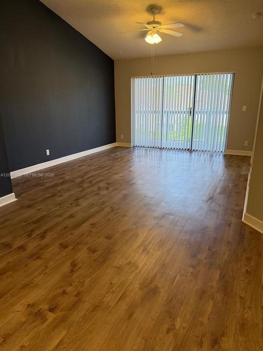 For Rent: $1,725 (1 beds, 1 baths, 784 Square Feet)
