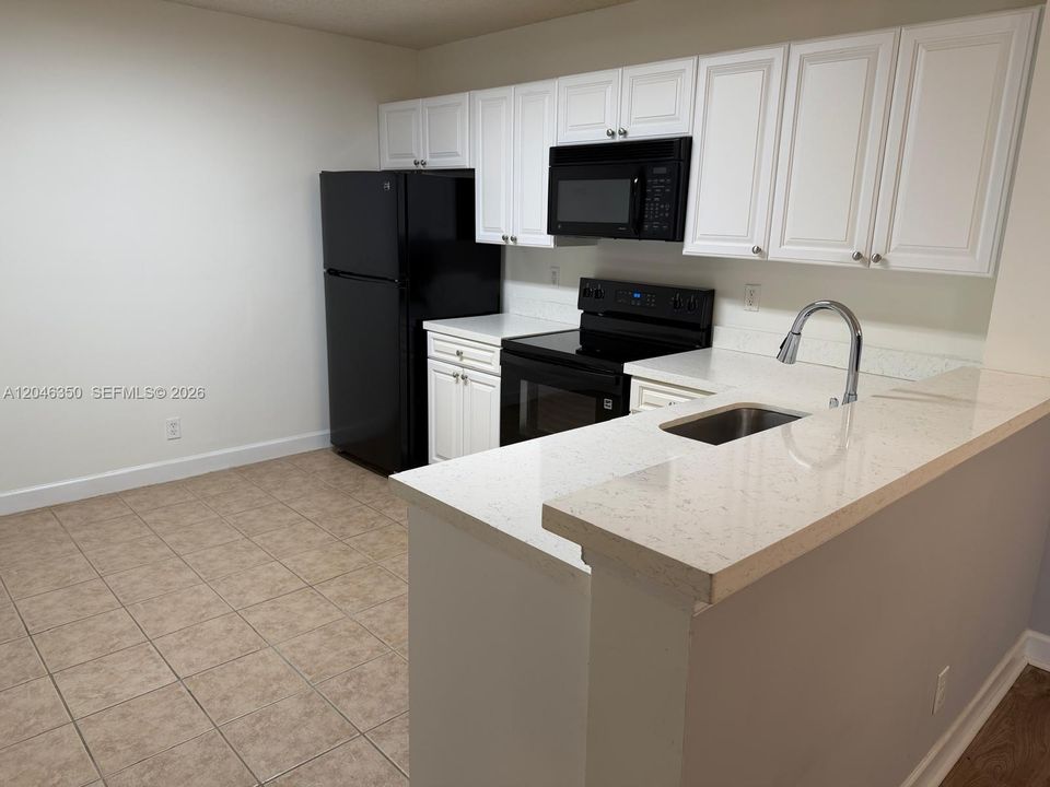 For Rent: $1,725 (1 beds, 1 baths, 784 Square Feet)