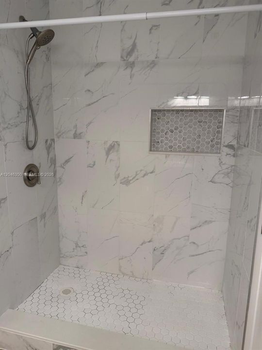 For Rent: $1,725 (1 beds, 1 baths, 784 Square Feet)