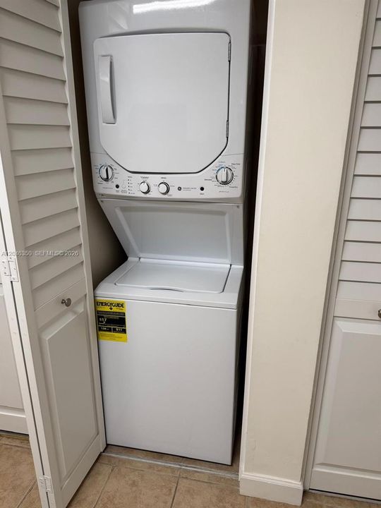 For Rent: $1,725 (1 beds, 1 baths, 784 Square Feet)