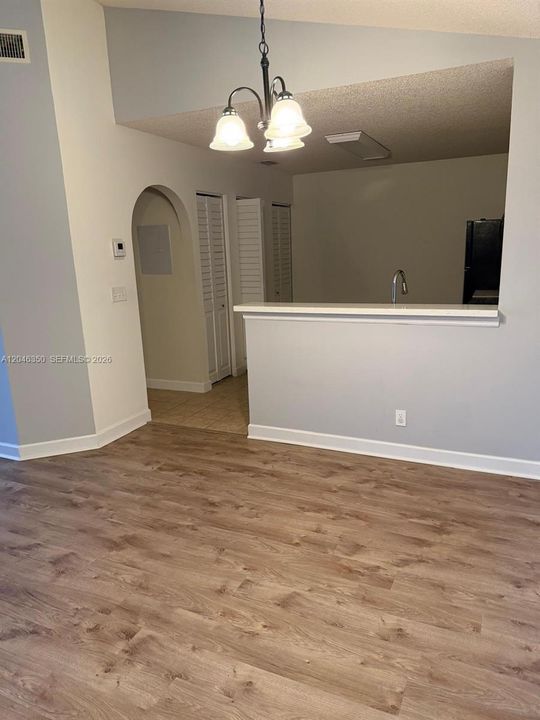 For Rent: $1,725 (1 beds, 1 baths, 784 Square Feet)