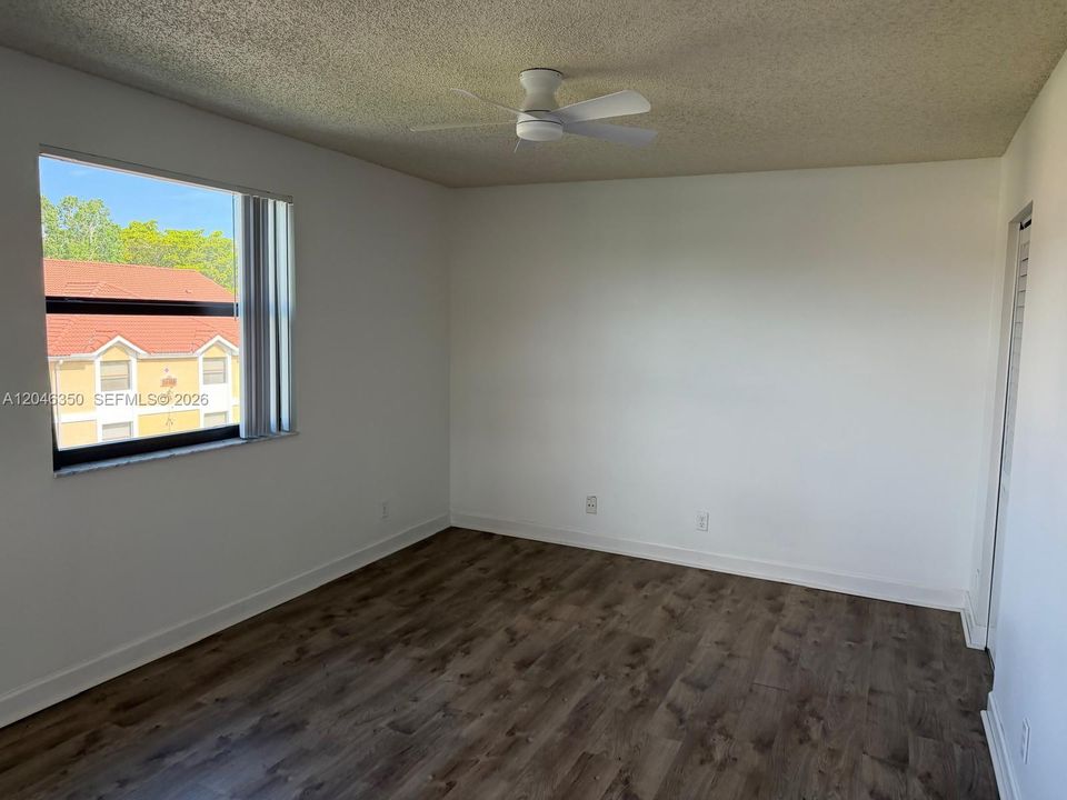 For Rent: $1,725 (1 beds, 1 baths, 784 Square Feet)