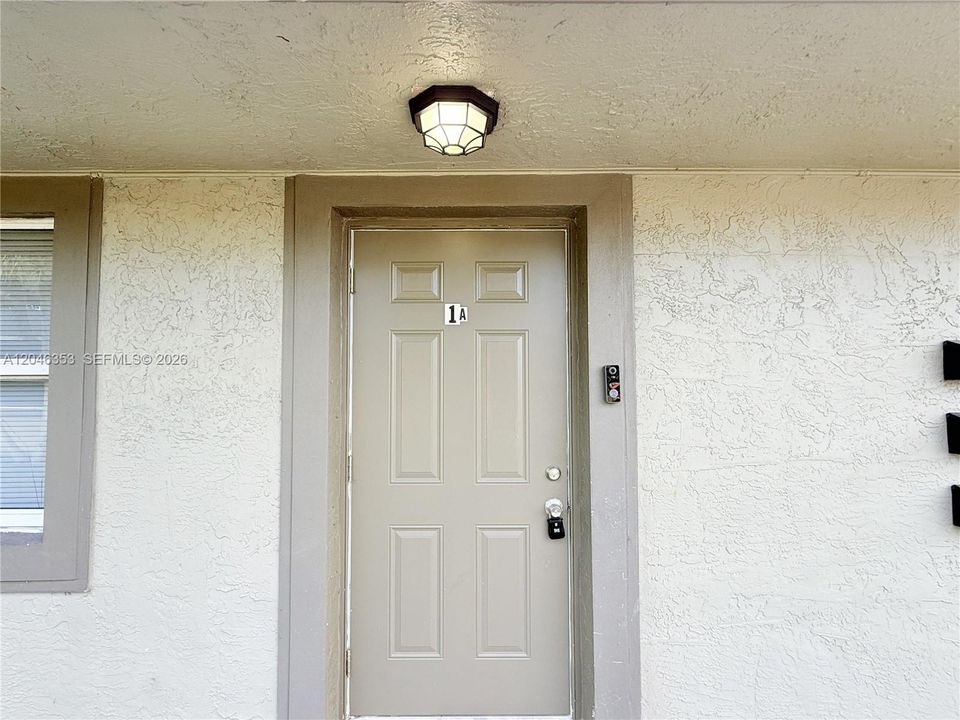 For Rent: $1,100 (1 beds, 1 baths, 600 Square Feet)