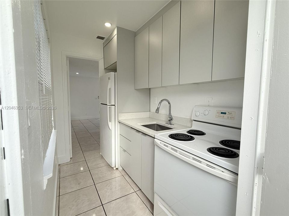 For Rent: $1,100 (1 beds, 1 baths, 600 Square Feet)