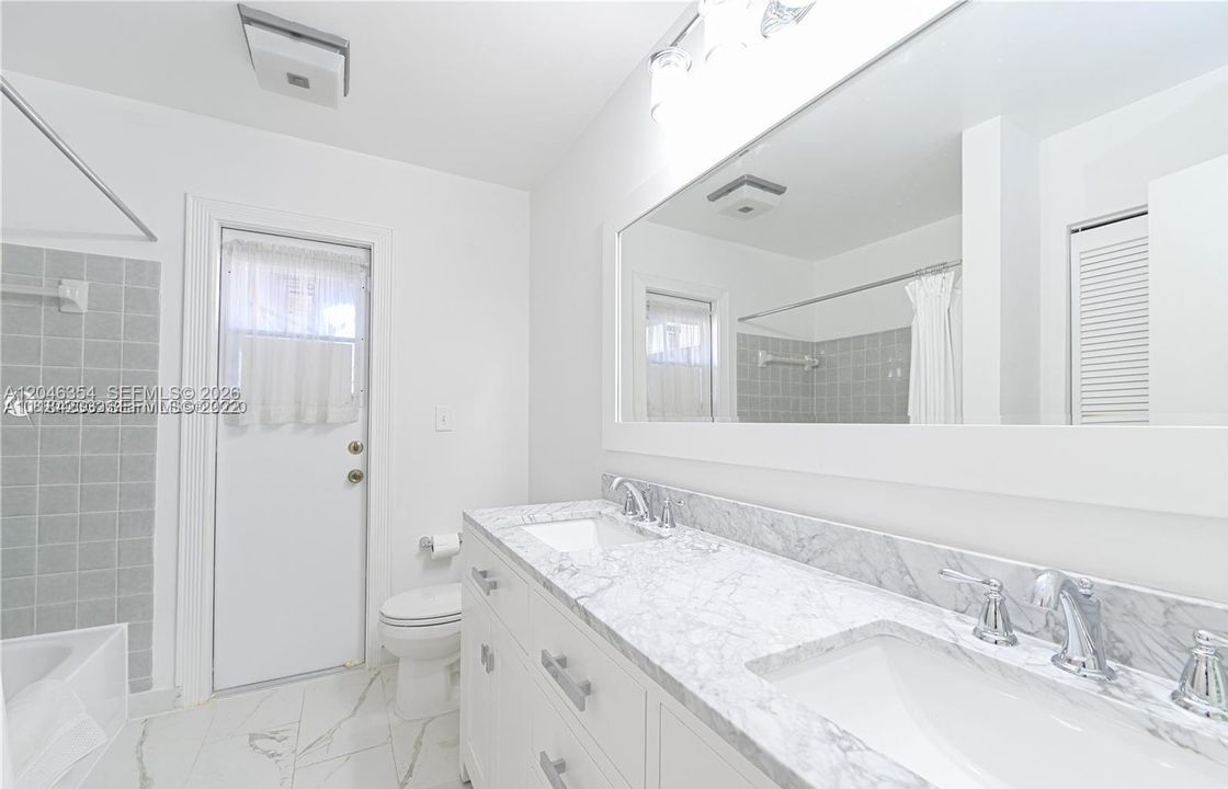 В аренду: $4,500 (4 спален, 2 ванн, 2316 Квадратных фут)