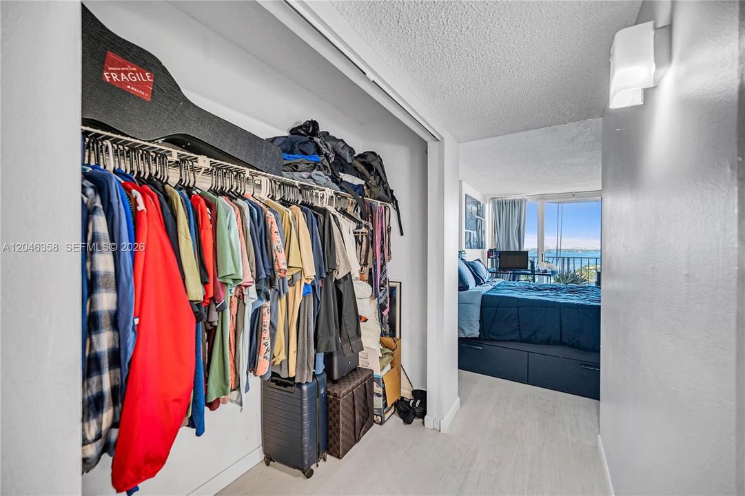 En Venta: $395,000 (2 camas, 2 baños, 1030 Pies cuadrados)
