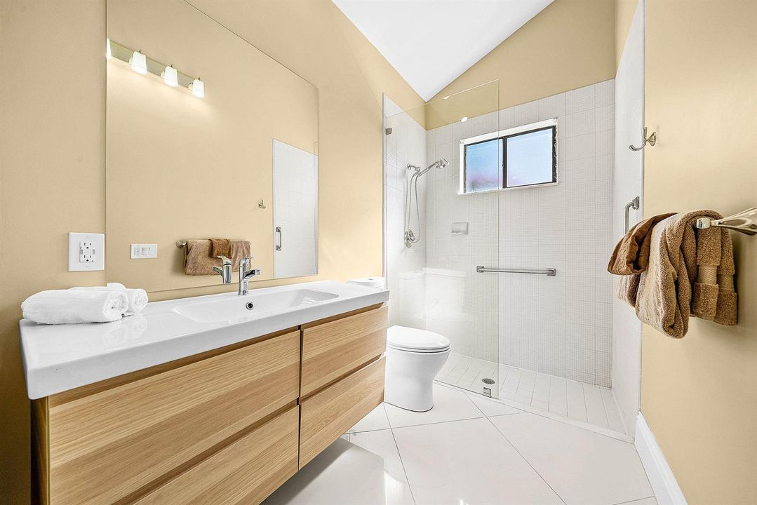2nd Bathroom