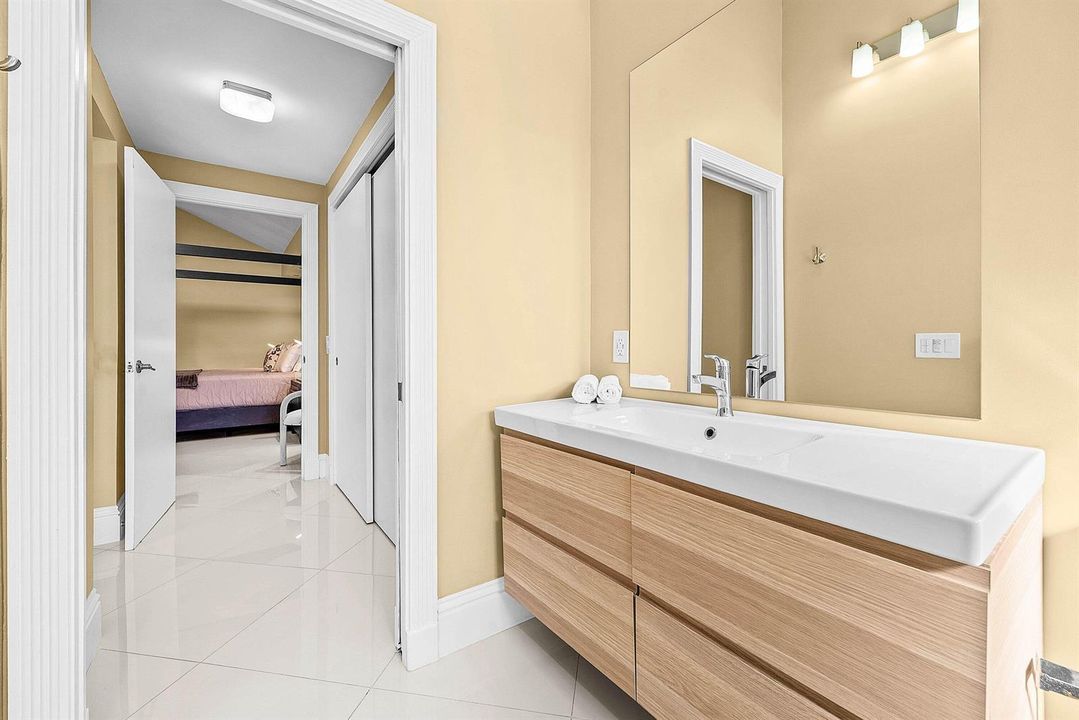 2nd Bathroom