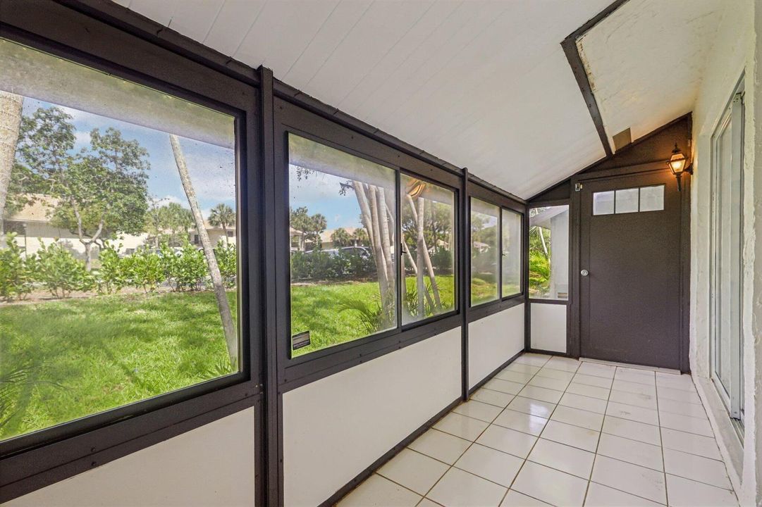 26-web-or-mls-NW 2nd Ave-S2906-026