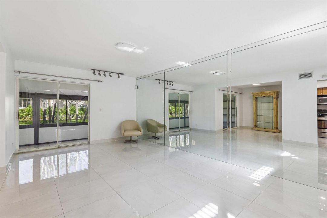5-web-or-mls-NW 2nd Ave-S2906-005