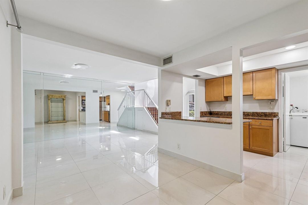 10-web-or-mls-NW 2nd Ave-S2906-010