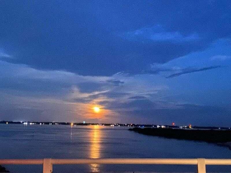 moonrize 1