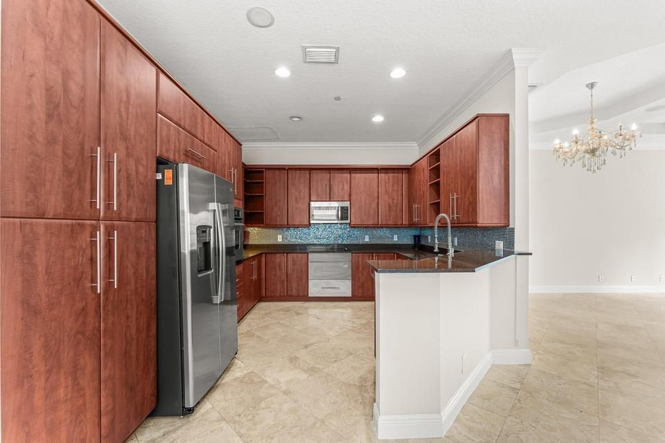 210 KITCHEN
