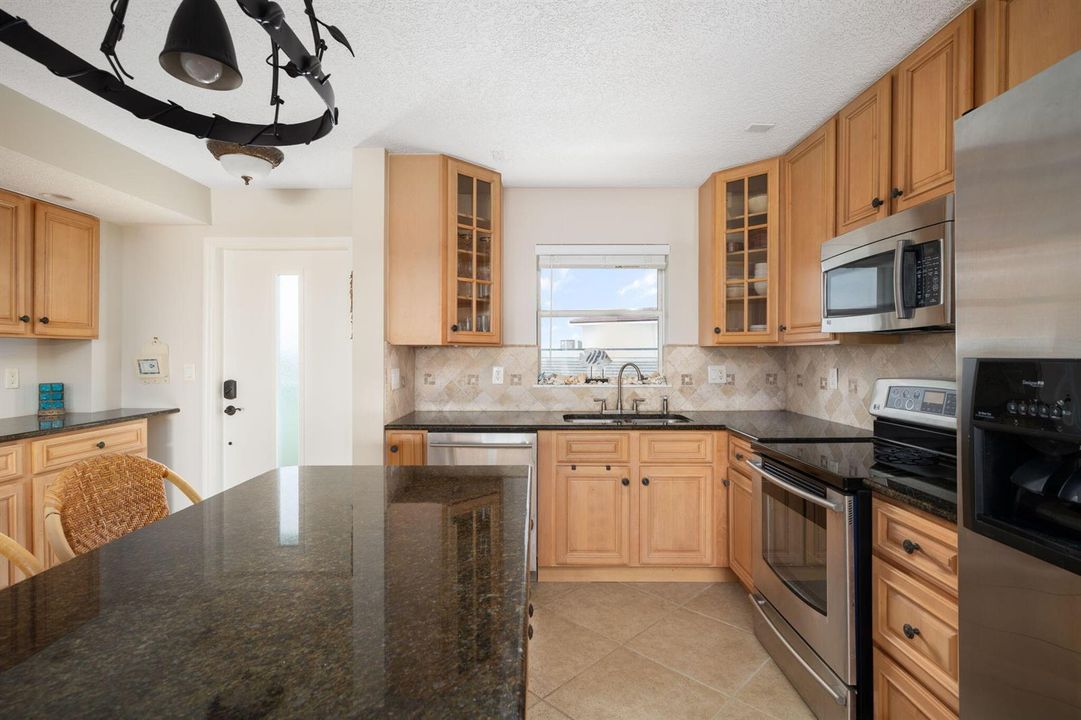 13-web-or-mls-4049 Ocean Dr 505--15