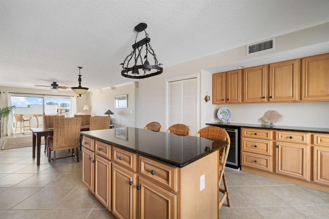 4-web-or-mls-4049 Ocean Dr 505--4