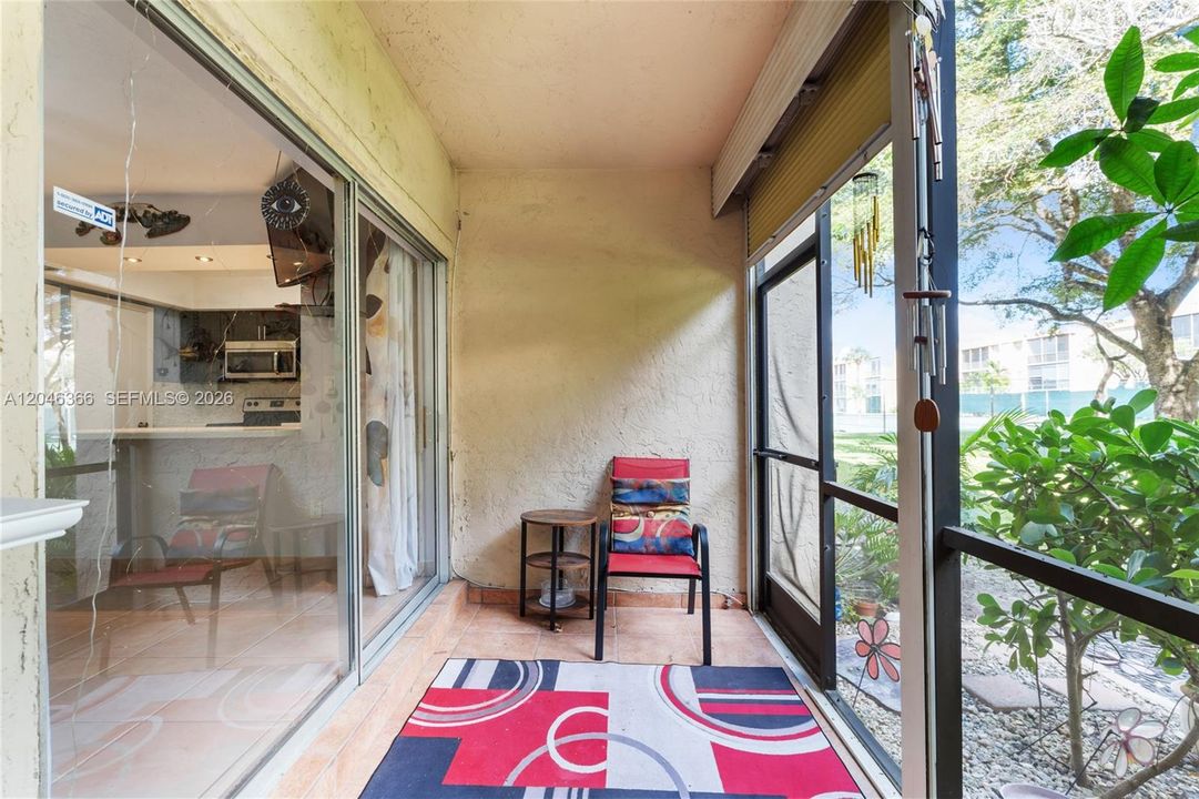 For Rent: $2,300 (2 beds, 2 baths, 1235 Square Feet)