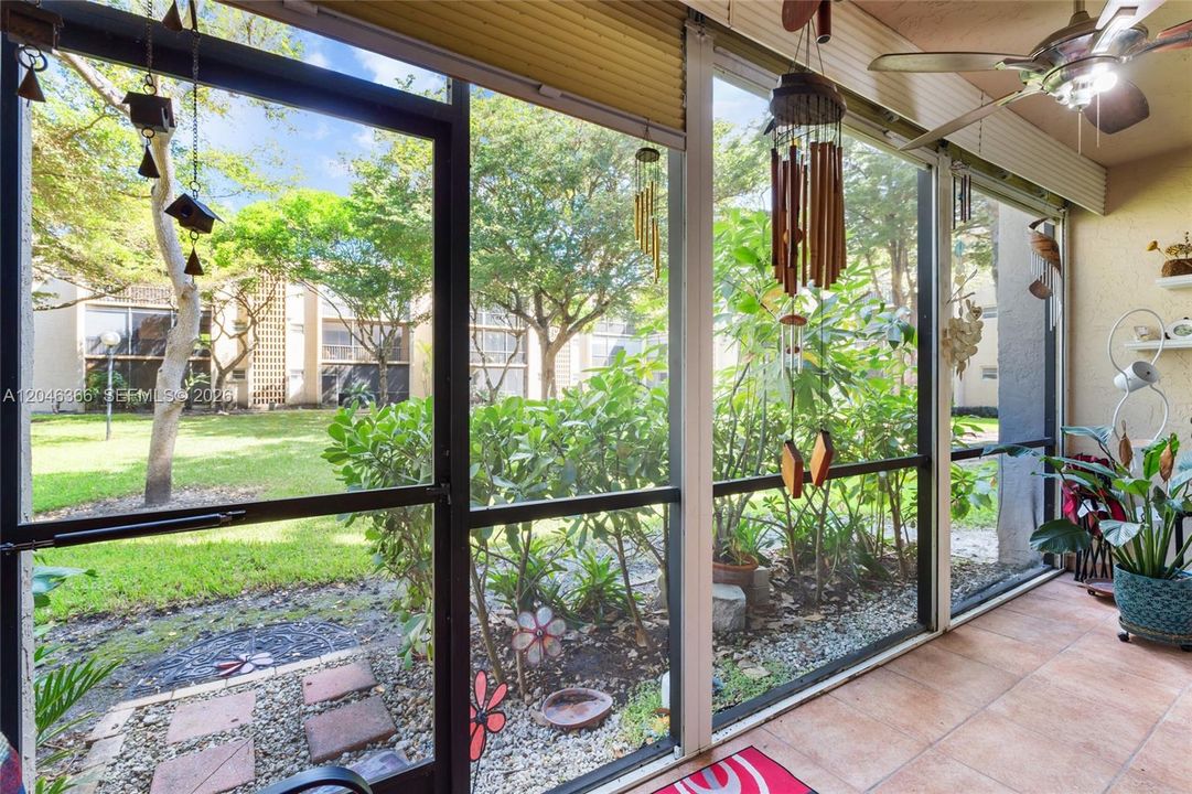 For Rent: $2,300 (2 beds, 2 baths, 1235 Square Feet)