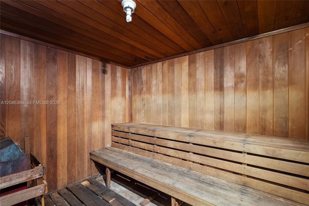 For Rent: $2,300 (2 beds, 2 baths, 1235 Square Feet)