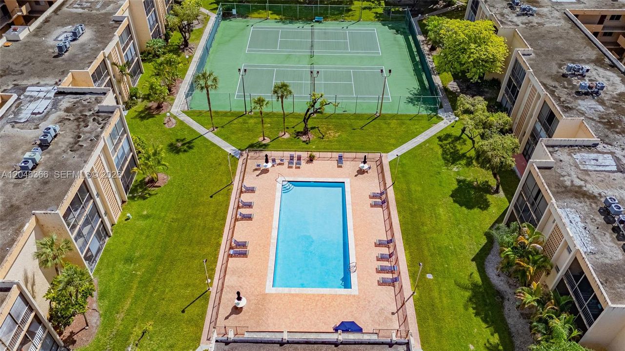 For Rent: $2,300 (2 beds, 2 baths, 1235 Square Feet)