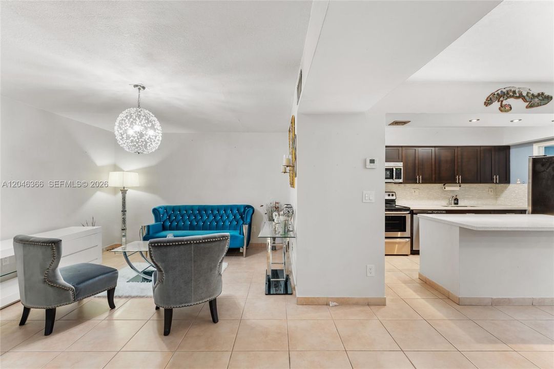 For Rent: $2,300 (2 beds, 2 baths, 1235 Square Feet)