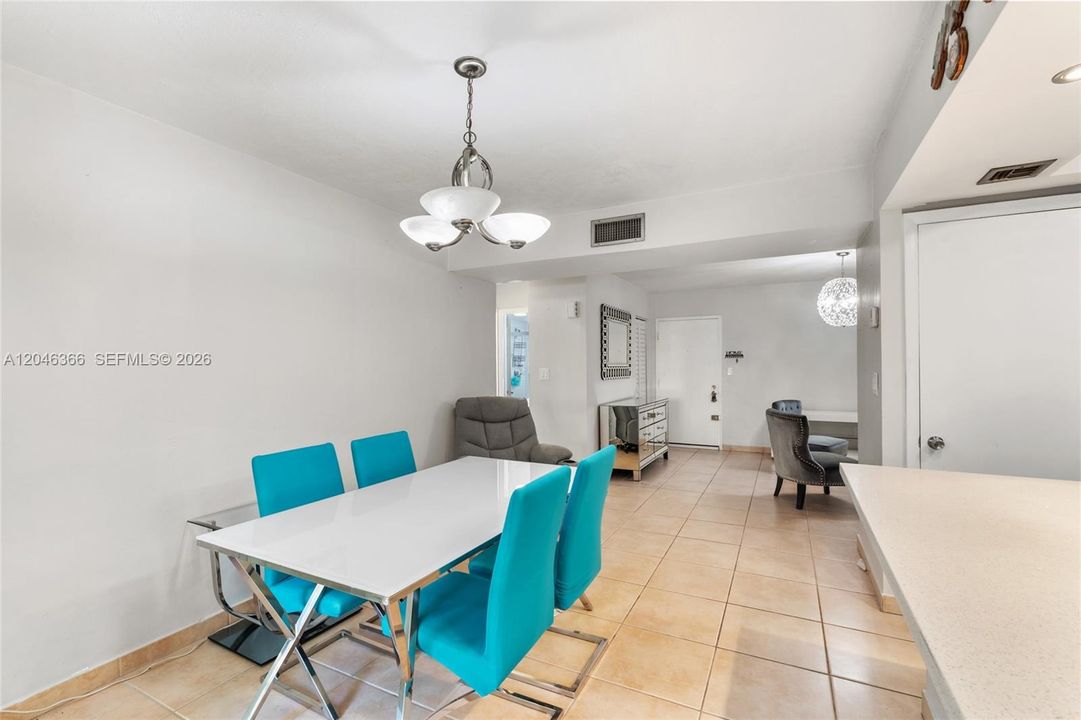 For Rent: $2,300 (2 beds, 2 baths, 1235 Square Feet)