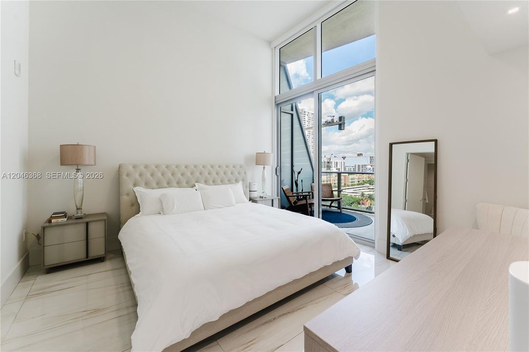 For Rent: $3,500 (1 beds, 1 baths, 710 Square Feet)