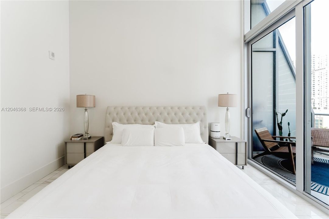 For Rent: $3,500 (1 beds, 1 baths, 710 Square Feet)