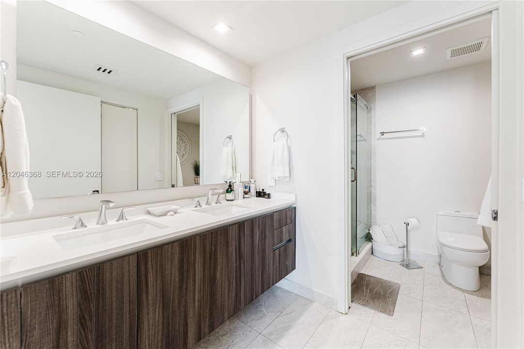 For Rent: $3,500 (1 beds, 1 baths, 710 Square Feet)