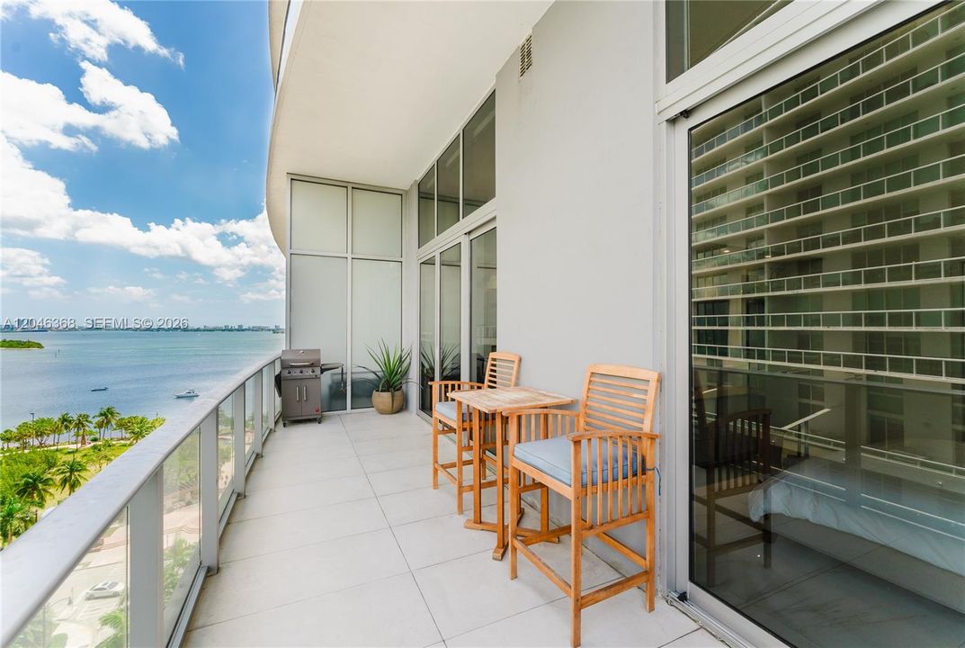 For Rent: $3,500 (1 beds, 1 baths, 710 Square Feet)