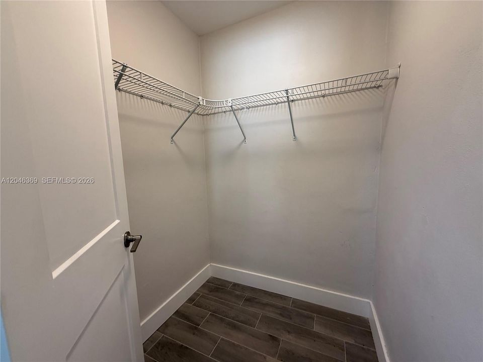 For Rent: $3,000 (3 beds, 2 baths, 2500 Square Feet)