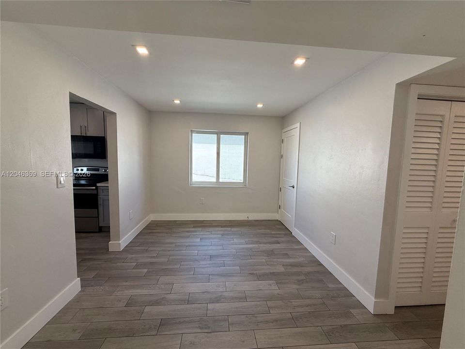 For Rent: $3,000 (3 beds, 2 baths, 2500 Square Feet)