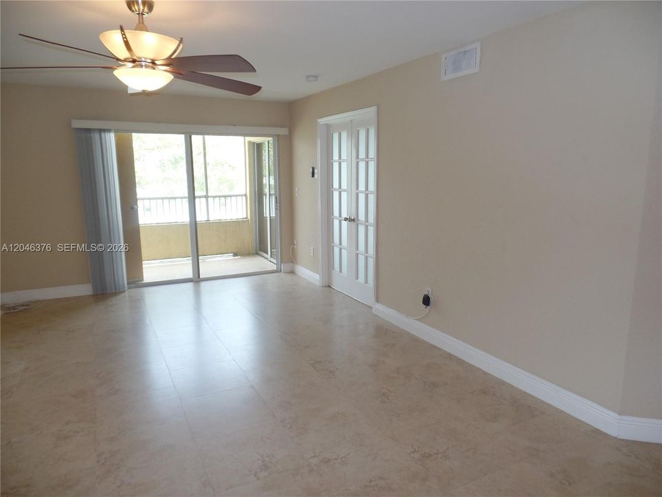 For Rent: $1,995 (1 beds, 1 baths, 860 Square Feet)