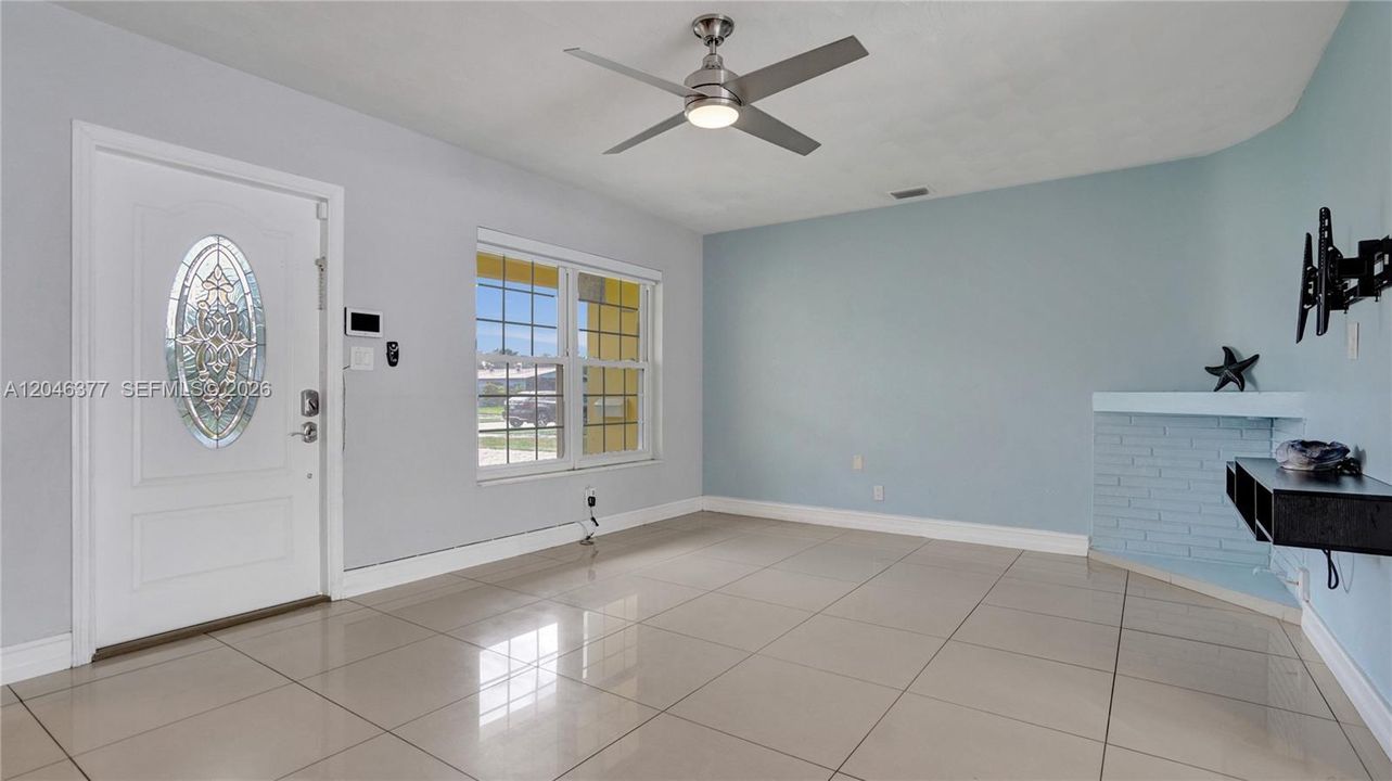 Active With Contract: $595,000 (4 beds, 2 baths, 1397 Square Feet)