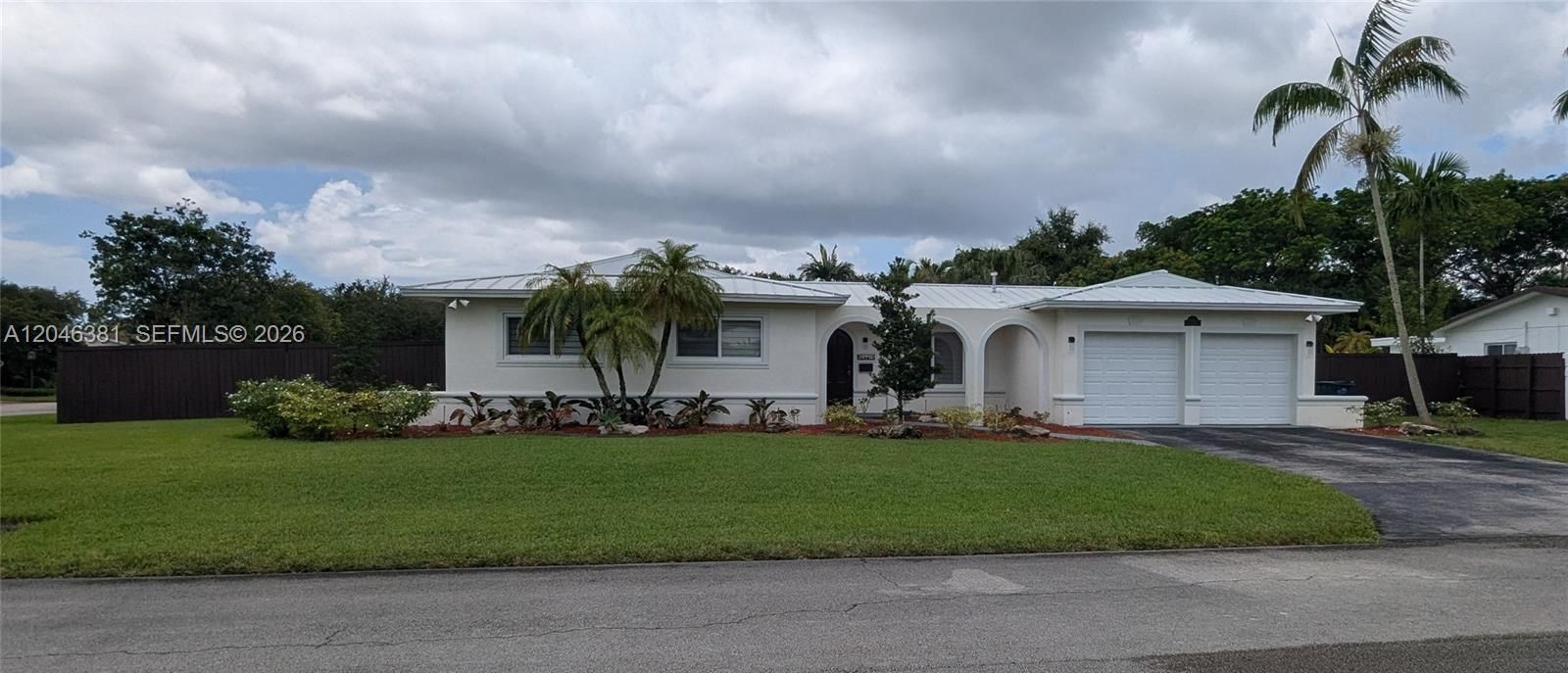 North facing corner lot