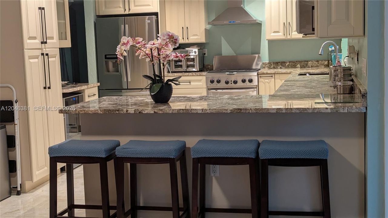 Eat-in counter