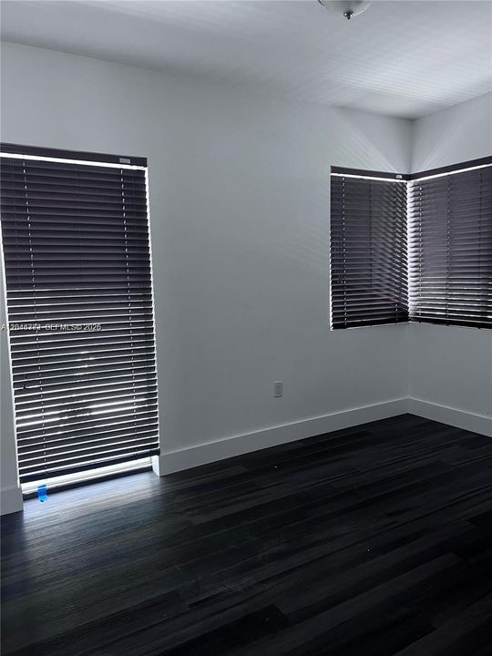 For Sale: $235,000 (1 beds, 1 baths, 426 Square Feet)
