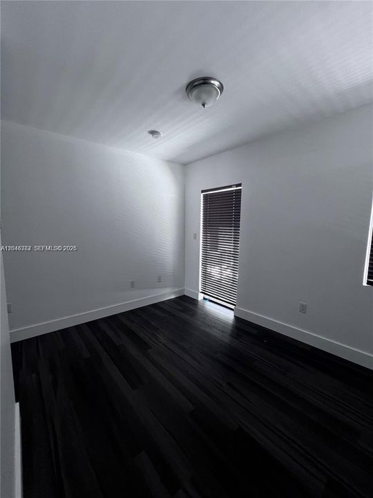 For Sale: $235,000 (1 beds, 1 baths, 426 Square Feet)