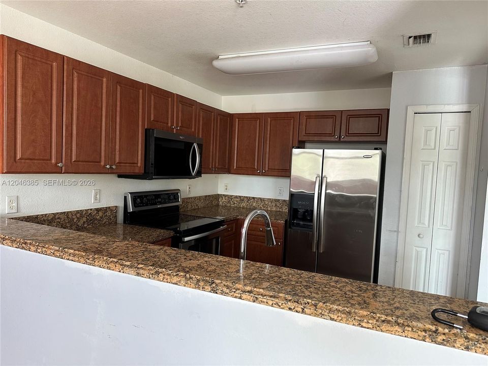 For Rent: $2,650 (3 beds, 2 baths, 1385 Square Feet)