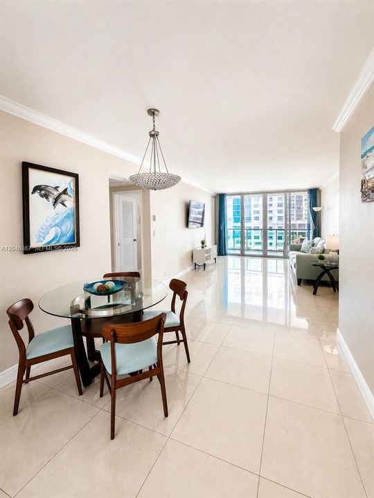For Sale: $399,000 (1 beds, 1 baths, 745 Square Feet)