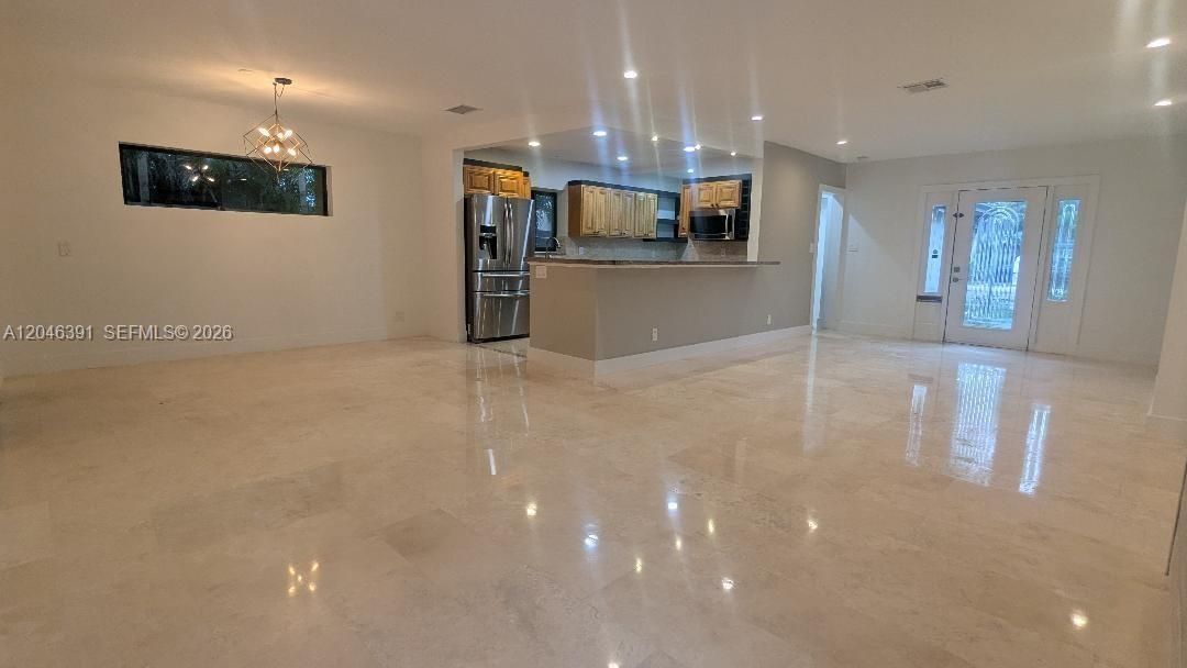 В аренду: $6,700 (3 спален, 3 ванн, 1649 Квадратных фут)