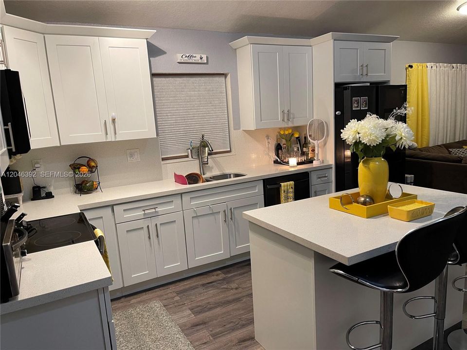 For Rent: $2,500 (2 beds, 2 baths, 1238 Square Feet)