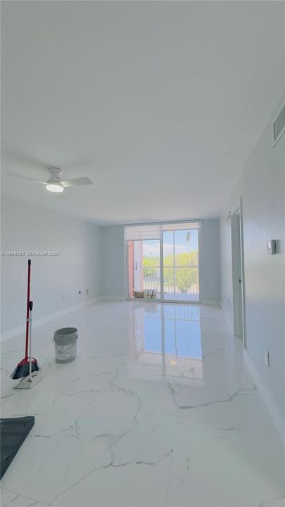 For Rent: $1,850 (2 beds, 2 baths, 800 Square Feet)