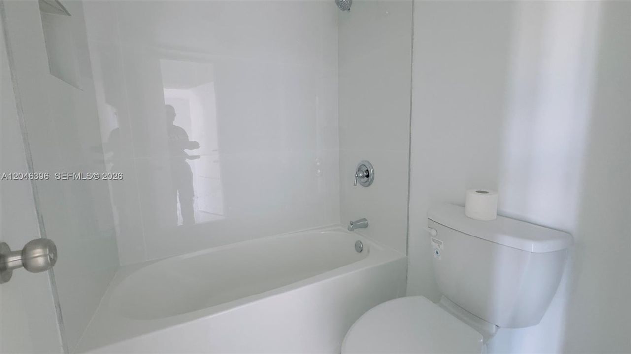 For Rent: $1,850 (2 beds, 2 baths, 800 Square Feet)